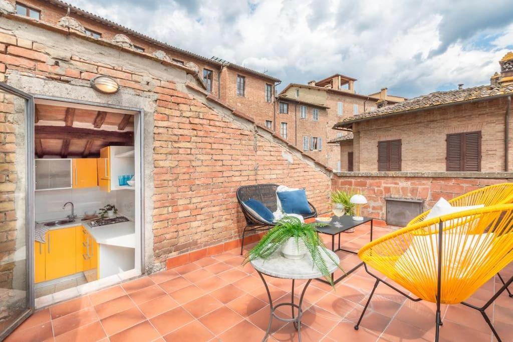 Mimosa- Loft Elegante Con Terrazza Nel Centro Di * Siena