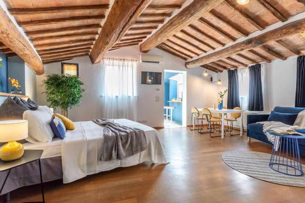 Mimosa- Loft Elegante Con Terrazza Nel Centro Di Apartment